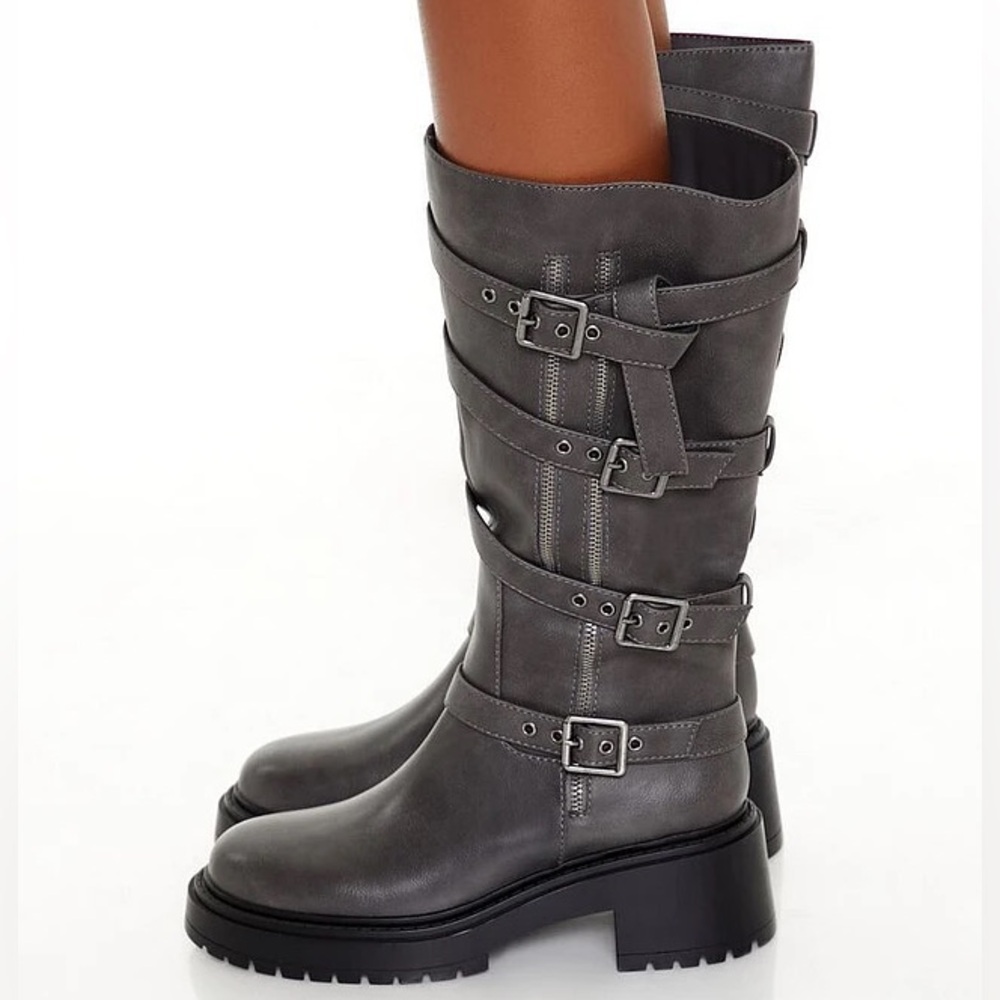 Gray Women's Buckle Strap Boots EUC Size 8